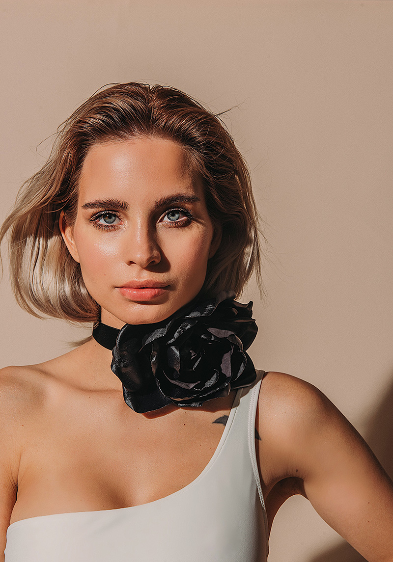 Rose_choker